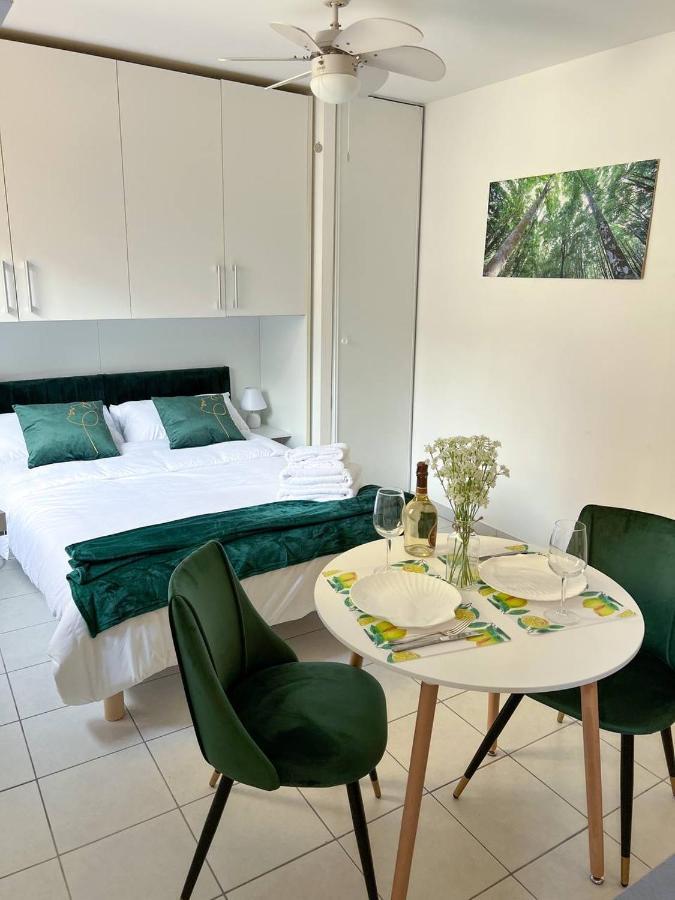 Charmant Studio A Menton Luaran gambar